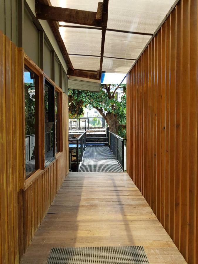 The Flying Fish Hostel Cebu Stadt Exterior foto