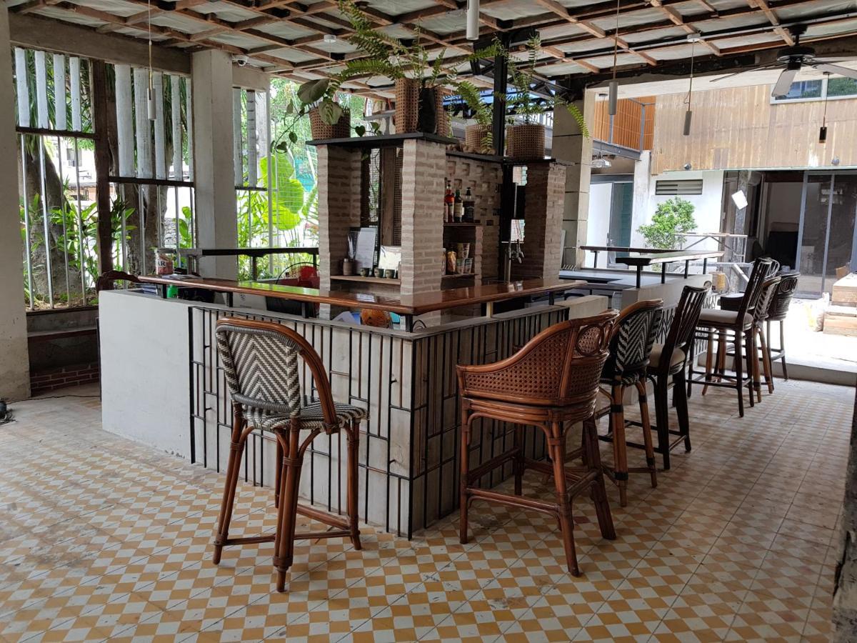 The Flying Fish Hostel Cebu Stadt Exterior foto