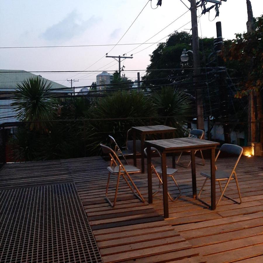 The Flying Fish Hostel Cebu Stadt Exterior foto